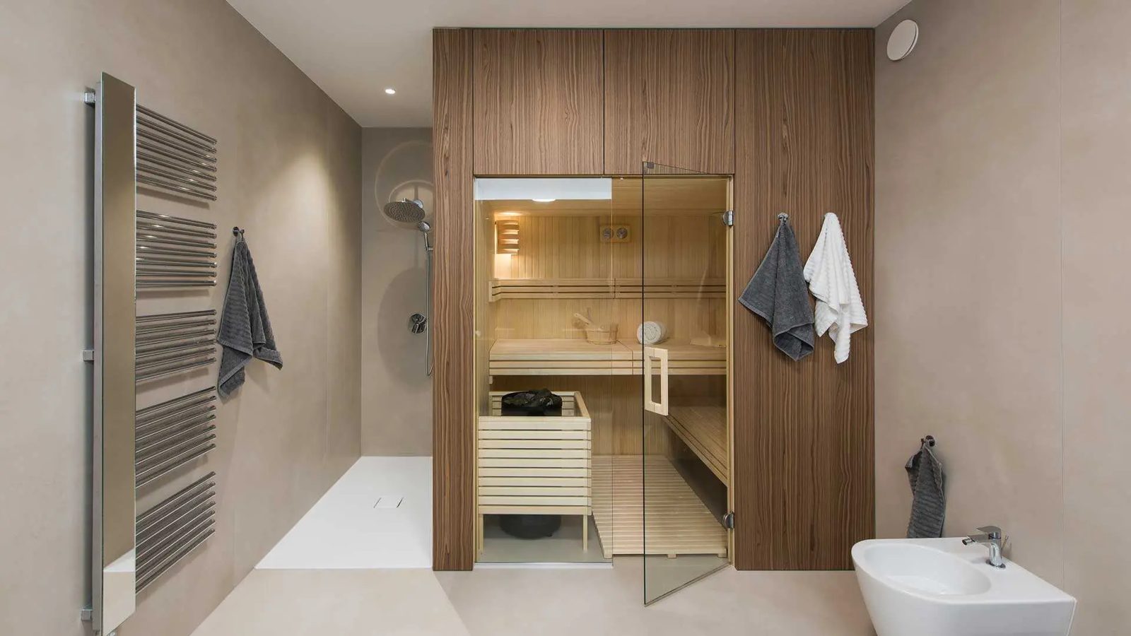 Blackline Bad mit Sauna